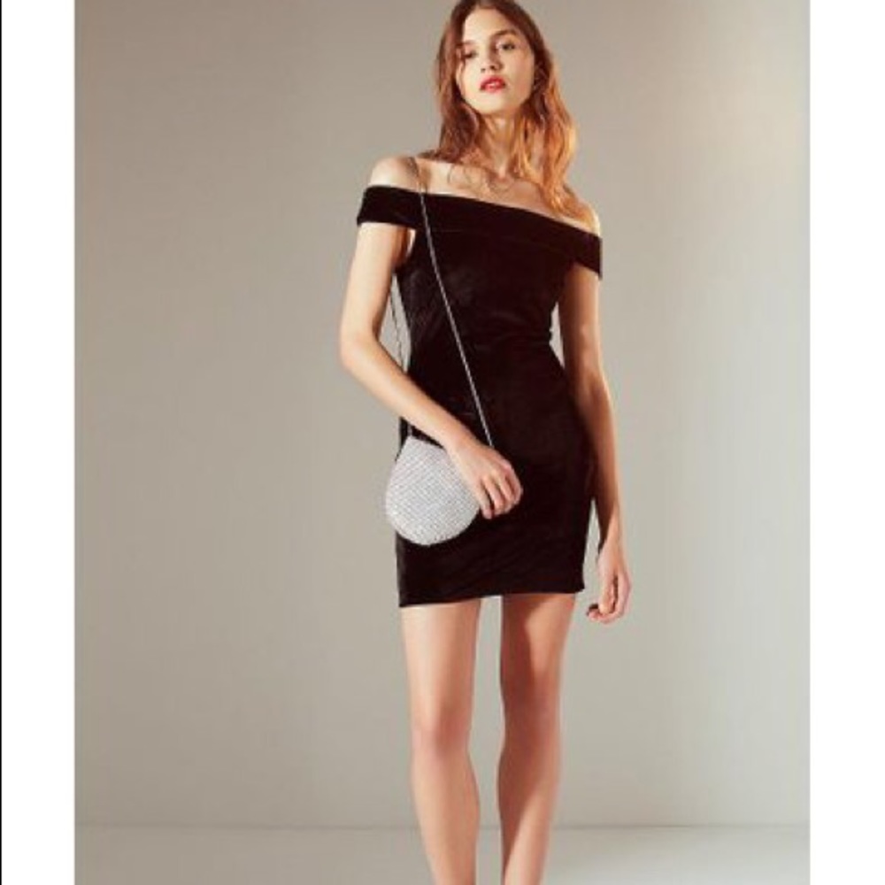URBAN OUTFITTERS velvet off shoulder bodycon dress